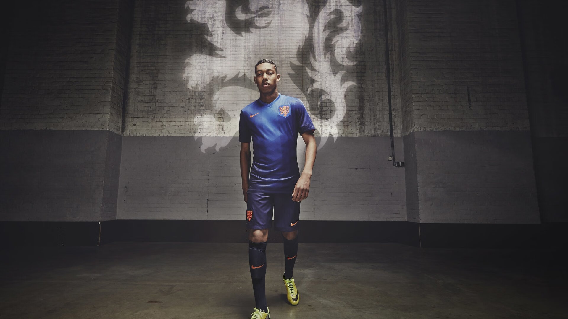 开云体育网页版-格林伍德凭借强大的防守覆盖能力，为袋鼠队抵挡对方攻势，格林伍德球员